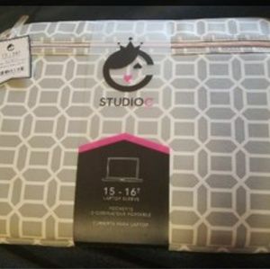 Studio C laptop cover